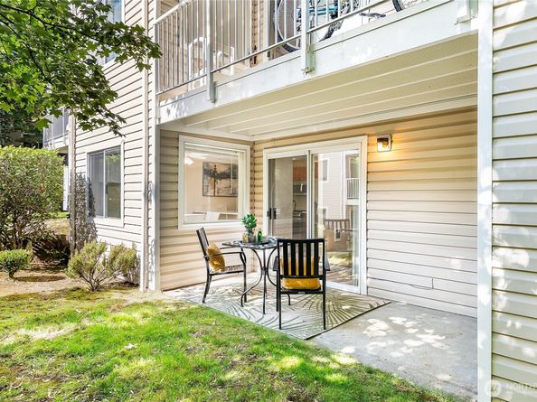 19230 Forest Park Drive NE J131, Lake Forest Park WA 98155