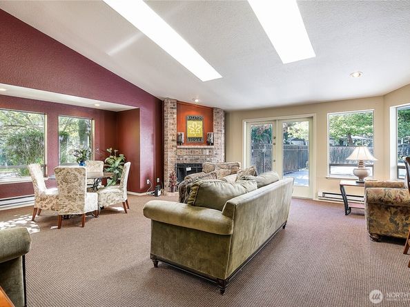 19230 Forest Park Drive NE J131, Lake Forest Park WA 98155