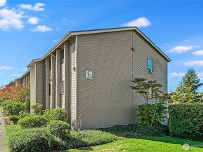 1315 S Puget Drive C36, Renton WA 98055
