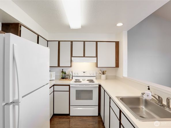 1315 S Puget Drive C36, Renton WA 98055