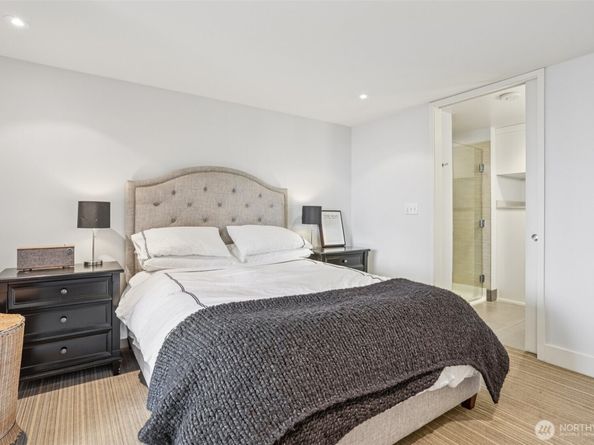 820 Blanchard Street 904, Seattle WA 98121