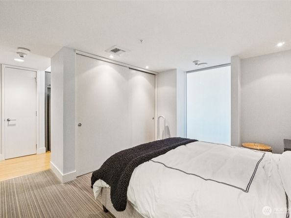 820 Blanchard Street 904, Seattle WA 98121