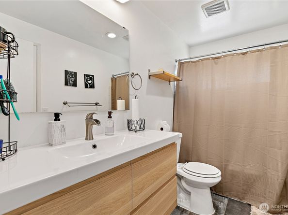 22309 115th Place SE, Kent WA 98031