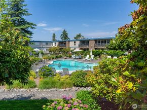 550 Elm Way 408, Edmonds WA 98020