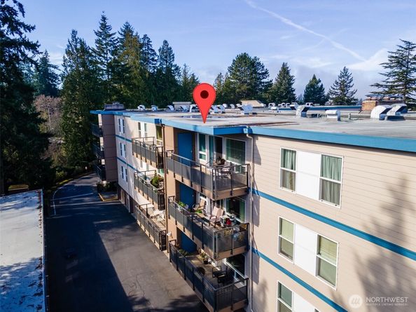 550 Elm Way 408, Edmonds WA 98020