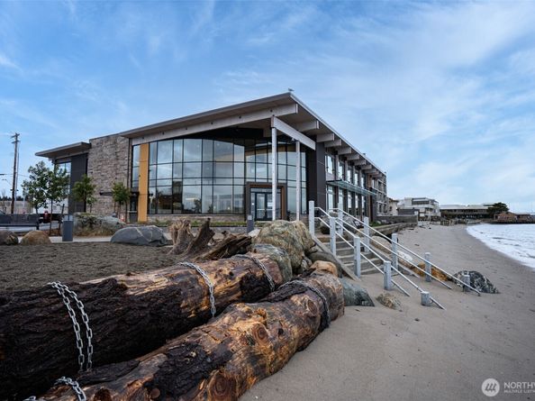 550 Elm Way 408, Edmonds WA 98020