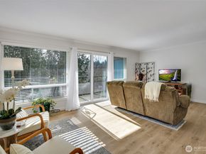 550 Elm Way 408, Edmonds WA 98020