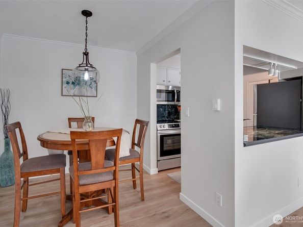 550 Elm Way 408, Edmonds WA 98020