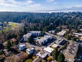 550 Elm Way 408, Edmonds WA 98020