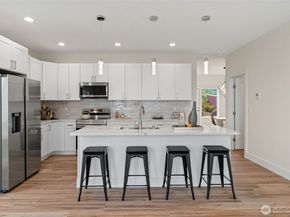 8612 37th Avenue S A, Seattle WA 98118