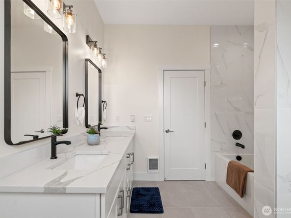 8612 37th Avenue S A, Seattle WA 98118