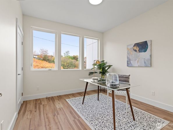 8612 37th Avenue S A, Seattle WA 98118