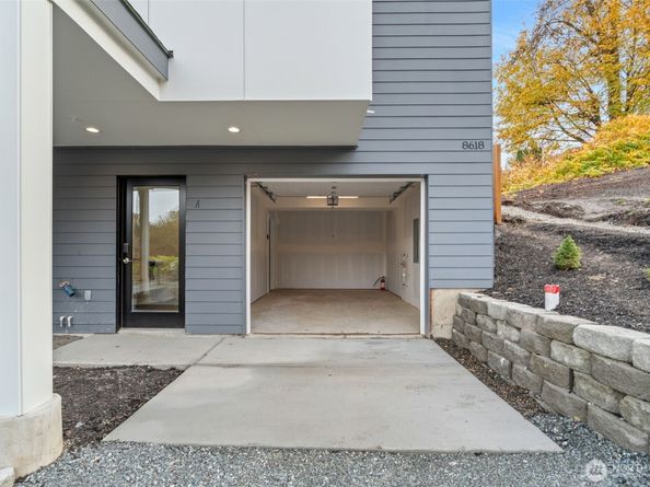8612 37th Avenue S A, Seattle WA 98118