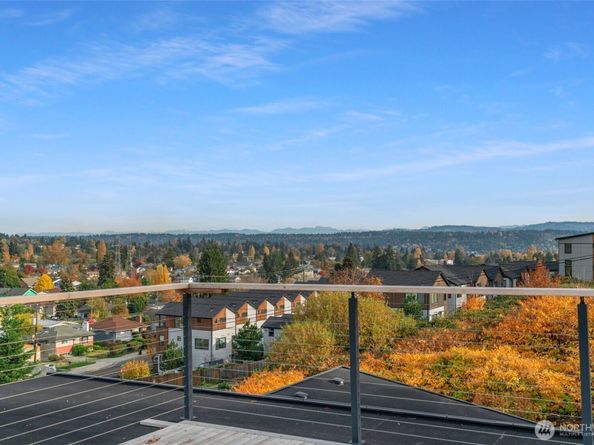 8612 37th Avenue S A, Seattle WA 98118