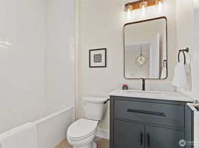 8612 37th Avenue S A, Seattle WA 98118