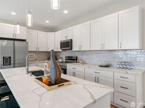 8612 37th Avenue S A, Seattle WA 98118