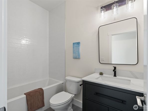 8612 37th Avenue S A, Seattle WA 98118