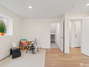 8612 37th Avenue S A, Seattle WA 98118