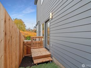 8612 37th Avenue S A, Seattle WA 98118
