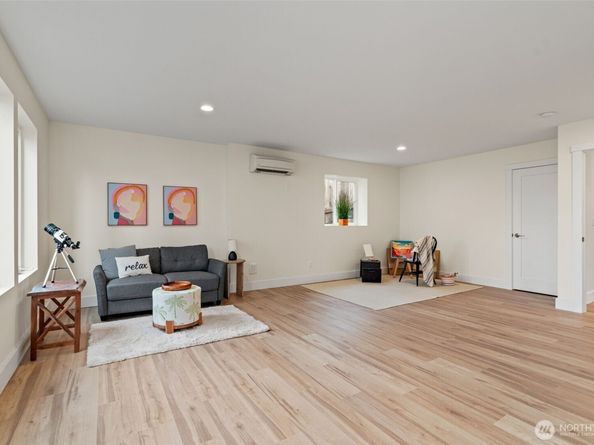 8612 37th Avenue S A, Seattle WA 98118