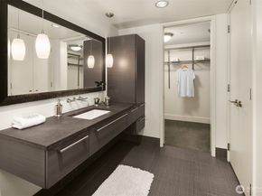 820 Blanchard Street 1209, Seattle WA 98121
