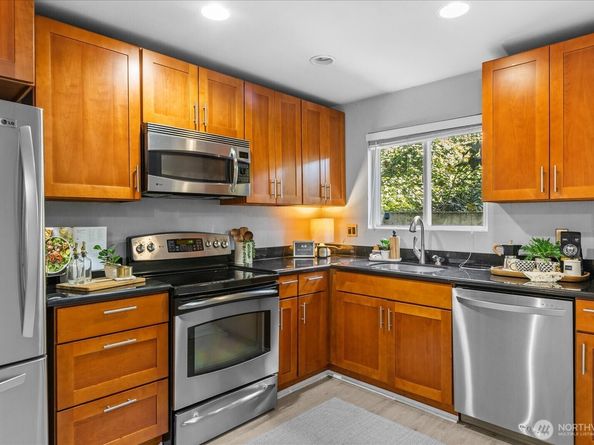 22107 66th Avenue W 10D, Mountlake Terrace WA 98043