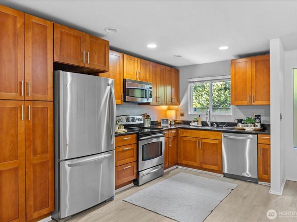22107 66th Avenue W 10D, Mountlake Terrace WA 98043