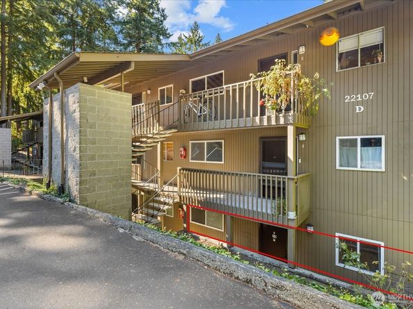 22107 66th Avenue W 10D, Mountlake Terrace WA 98043