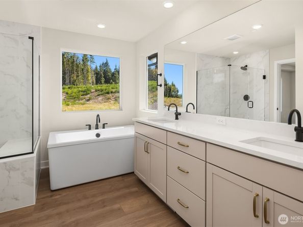 23490 Marinwood Circle NE 1212, Kingston WA 98370