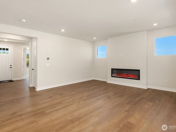 23490 Marinwood Circle NE 1212, Kingston WA 98370