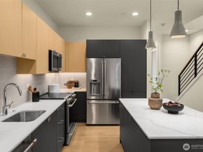 12710 NE 72nd Street, Kirkland WA 98033
