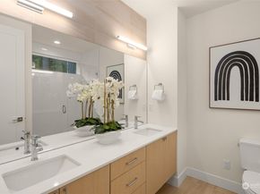 12710 NE 72nd Street, Kirkland WA 98033