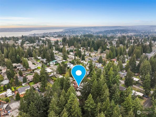 12710 NE 72nd Street, Kirkland WA 98033
