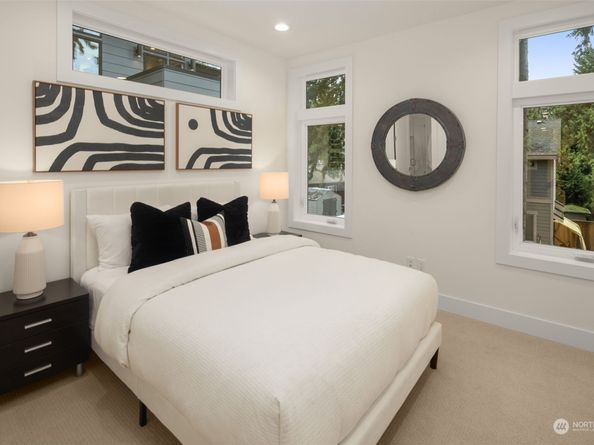 12710 NE 72nd Street, Kirkland WA 98033