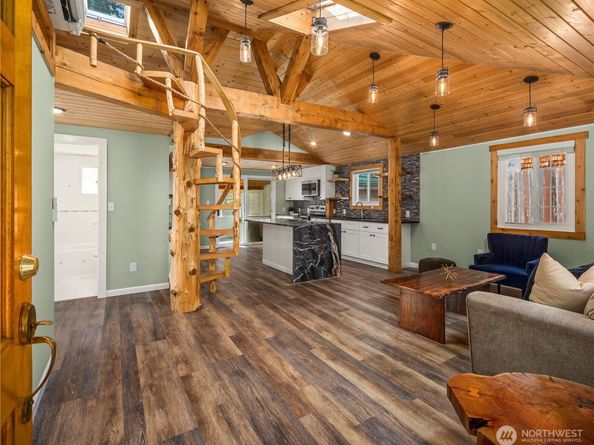 24212 52nd Avenue, Mountlake Terrace WA 98043