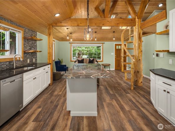 24212 52nd Avenue, Mountlake Terrace WA 98043