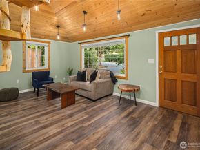 24212 52nd Avenue, Mountlake Terrace WA 98043