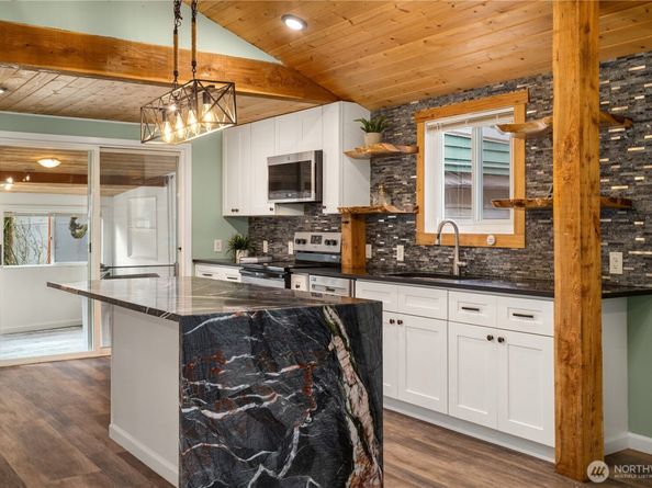 24212 52nd Avenue, Mountlake Terrace WA 98043