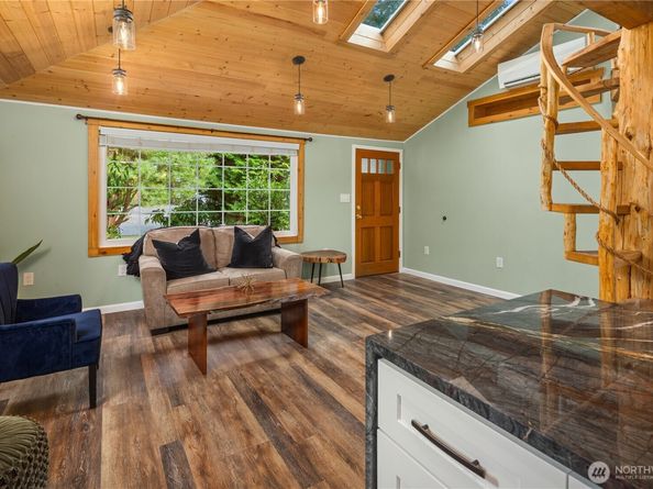 24212 52nd Avenue, Mountlake Terrace WA 98043