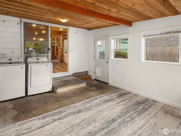 24212 52nd Avenue, Mountlake Terrace WA 98043