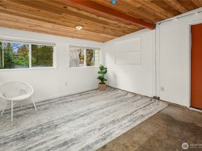 24212 52nd Avenue, Mountlake Terrace WA 98043