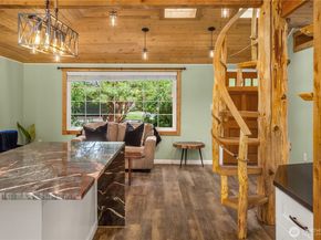 24212 52nd Avenue, Mountlake Terrace WA 98043