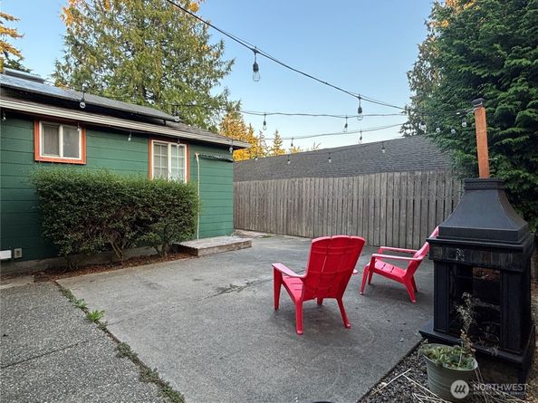 24212 52nd Avenue, Mountlake Terrace WA 98043