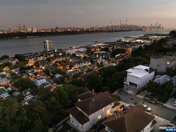 1 Knox Avenue, Cliffside Park NJ 07010