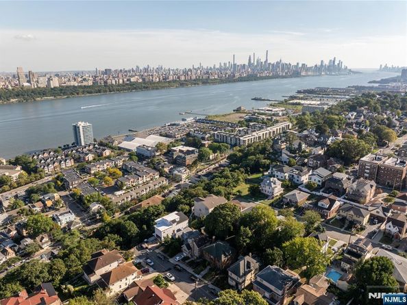 1 Knox Avenue, Cliffside Park NJ 07010