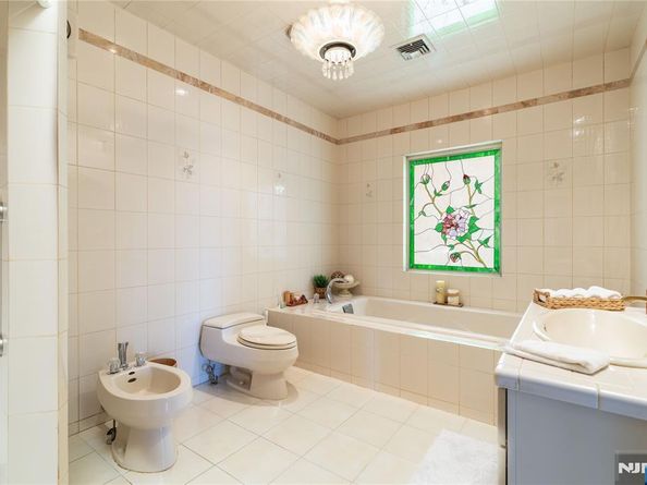 1 Knox Avenue, Cliffside Park NJ 07010