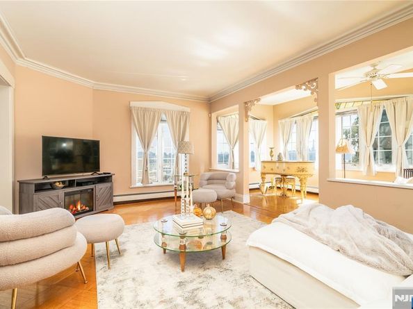 1 Knox Avenue, Cliffside Park NJ 07010