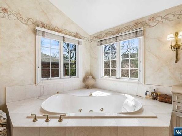 50 Claremont Road, Fort Lee NJ 07024