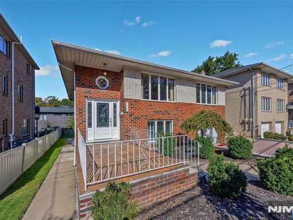 1225 16th Street, Fort Lee NJ 07024