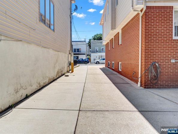 69 Lincoln Street, Fairview NJ 07022